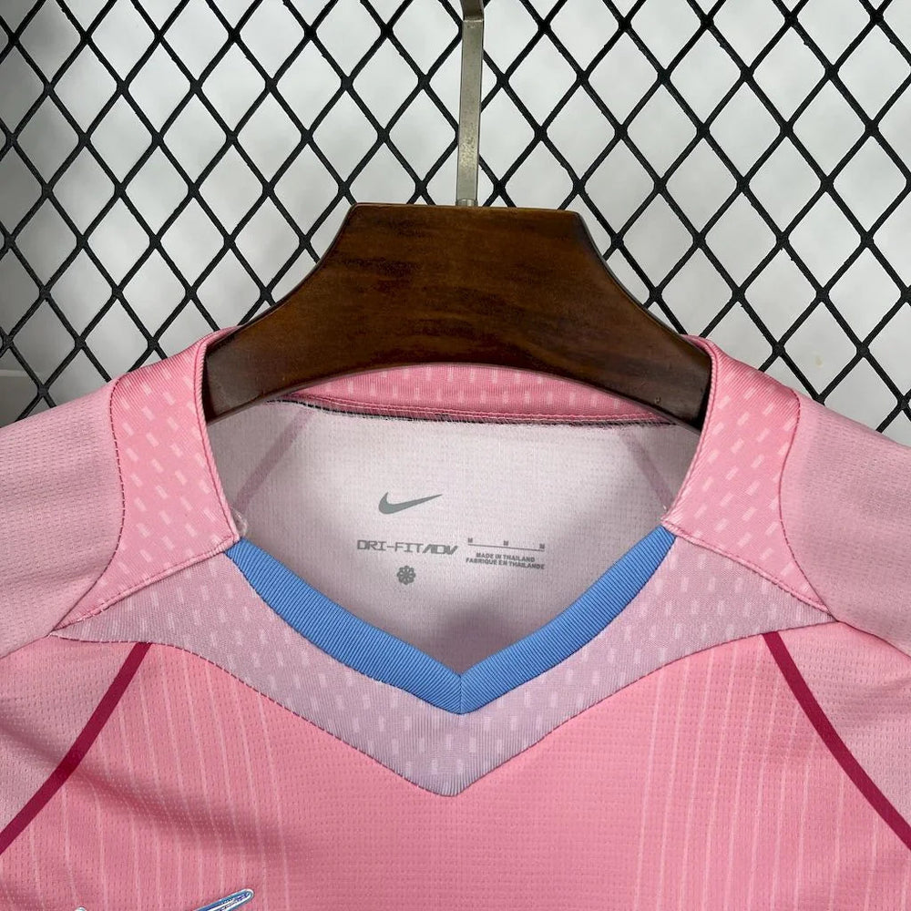 T-Shirt Maillot FC Barcelone Concept 2025 26 Rose - photo 3/7 - UrbanDrip