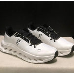 Sneakers and White Black - photo 2/3 - UrbanDrip