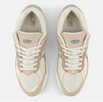 Sneakers 2002R Protection Cream - photo 4/5 - UrbanDrip