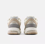 Sneakers 2002R Protection Cream - photo 5/5 - UrbanDrip
