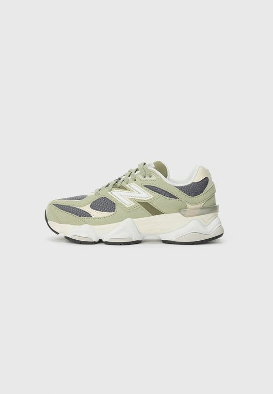Sneakers 9060 Vert Kaki - photo 1/6 - UrbanDrip
