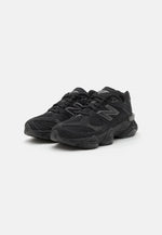 Sneakers 9060 Full Noir - photo 2/6 - UrbanDrip