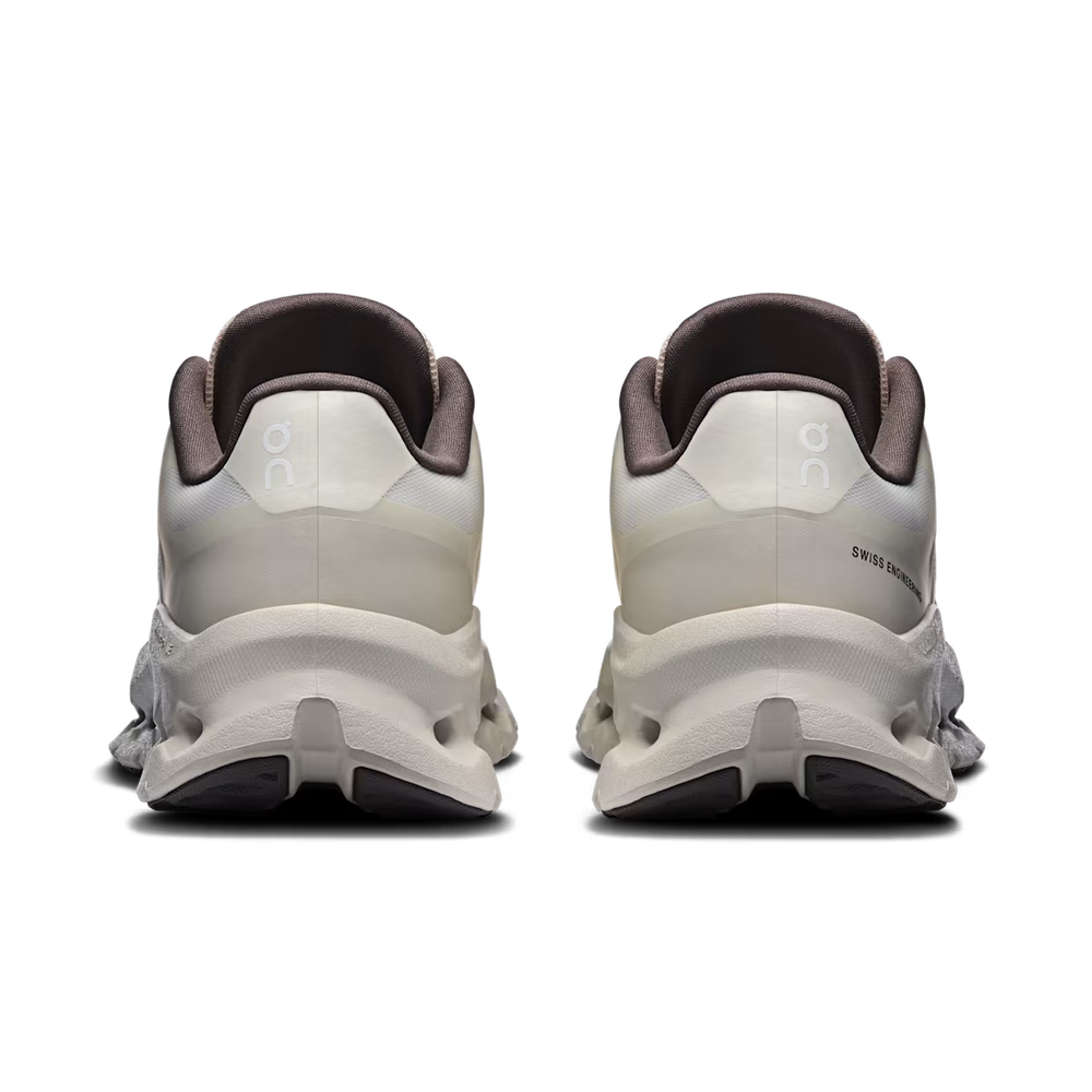 Sneakers On Beige - photo 4/6 - UrbanDrip